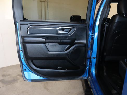 Used 2022 RAM 1500 Big Horn AWD/4WD image 37