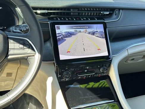 Certified 2023 Jeep Grand Cherokee Limited w/ Trailer Tow Prep Group (B) image 26