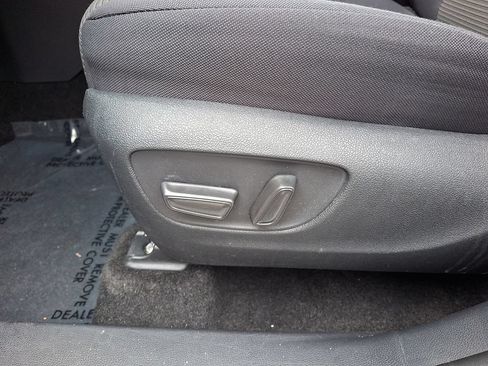 Certified 2025 Toyota Highlander LE AWD/4WD image 15