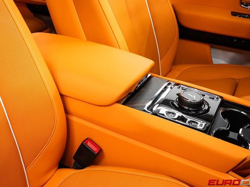 Used 2023 Rolls-Royce Cullinan AWD/4WD image 36