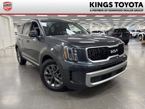 Used 2023 Kia Telluride LX image 1
