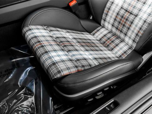 Used 2025 Porsche 911 Turbo image 29