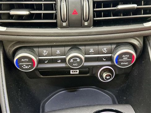 Used 2022 Alfa Romeo Giulia Veloce image 15