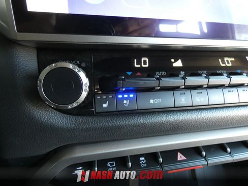 Used 2024 Toyota Tundra Limited AWD/4WD image 51