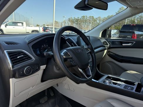 Used 2022 Ford Edge Titanium w/ Equipment Group 301A image 10
