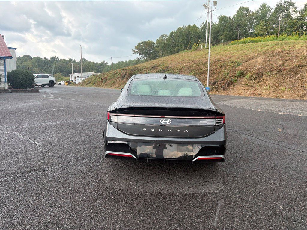 Used 2025 Hyundai Sonata SEL FWD image 8