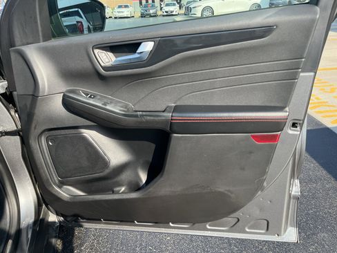 Used 2023 Ford Escape ST-Line image 40