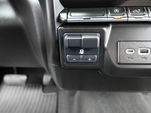 Used 2021 Chevrolet Silverado 1500 Custom AWD/4WD image 14