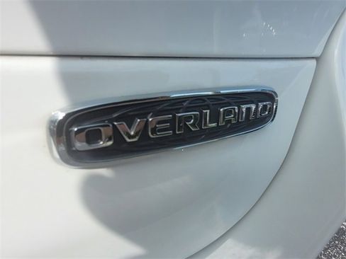 Used 2021 Jeep Grand Cherokee L Overland w/ Luxury Tech Group IV image 17