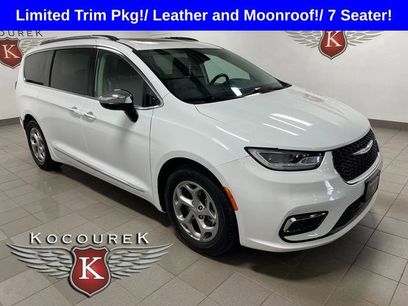 Used 2023 Chrysler Pacifica Limited