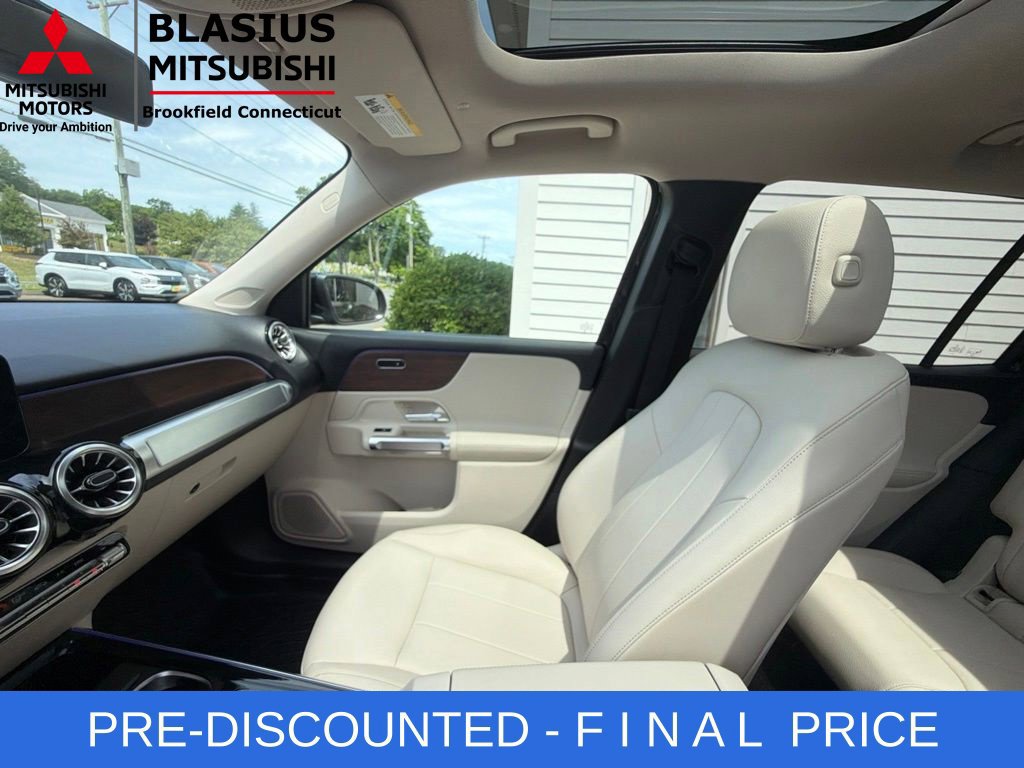 Used 2022 Mercedes-Benz GLB 250 4MATIC w/ Premium Package Lite image 40
