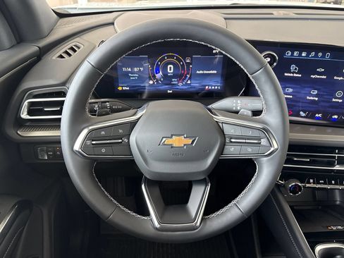 New 2026 Chevrolet Traverse LT w/ Driver Confidence Package FWD image 31