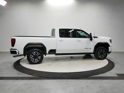 Used 2022 GMC Sierra 2500 AT4 w/ AT4 Premium Plus Package AWD/4WD image 9