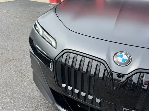 Used 2023 BMW 760i xDrive w/ Luxury Rear Seating Package AWD/4WD image 5