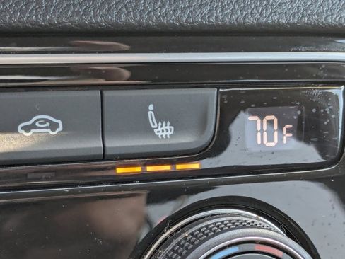 Used 2023 Volkswagen Atlas SE w/ Black Wheel Package image 23