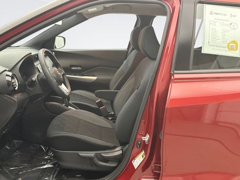 Used 2019 Nissan Kicks SV w/ Exterior Package image 11