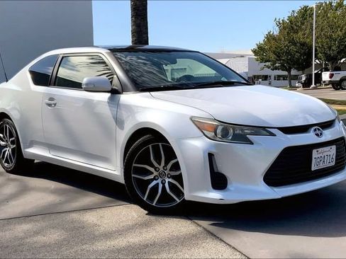 Used 2015 Scion tC FWD image 2
