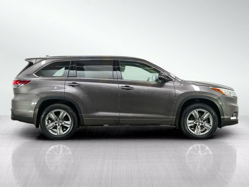Used 2016 Toyota Highlander Limited w/ Driver Technology Package AWD/4WD image 6
