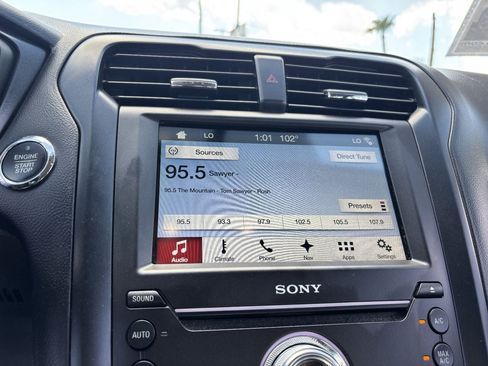 Used 2017 Ford Fusion Titanium FWD image 23