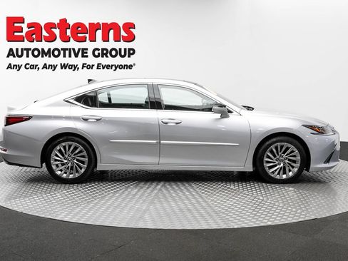 Used 2019 Lexus ES 350 Ultra Luxury w/ Accessory Package FWD image 4