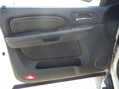 Used 2007 Cadillac Escalade AWD image 9