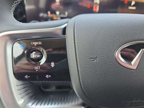New 2026 INFINITI QX80 Luxe RWD image 17