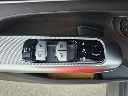 New 2026 Mercedes-Benz GLC 300 image 12