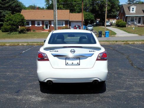 Used 2013 Nissan Altima 3.5 SL w/ Technology Pkg FWD image 7