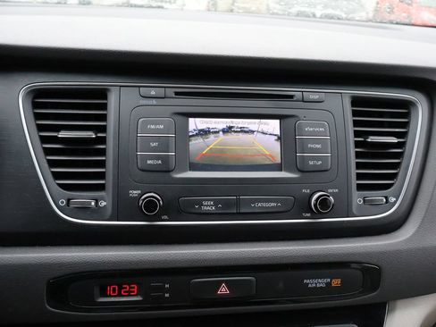 Used 2015 Kia Sedona LX w/ LX Convenience Package FWD image 20