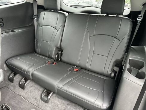 Used 2020 Buick Enclave Avenir w/ Avenir Technology Package FWD image 28