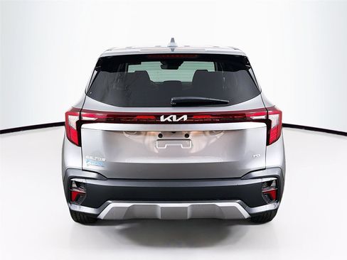 Used 2025 Kia Seltos LX image 6