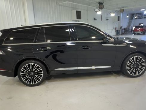 Used 2023 Lincoln Aviator Black Label w/ Dynamic Handling Package AWD/4WD image 2