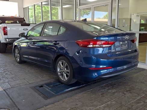 Used 2017 Hyundai Elantra SE FWD image 4