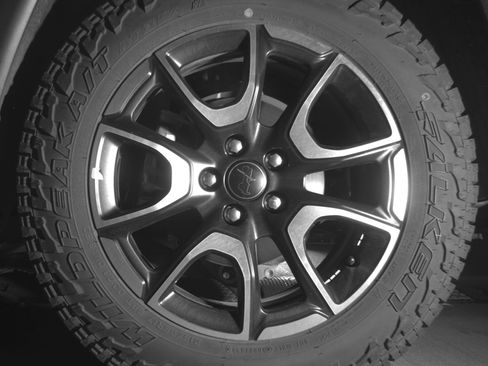 Used 2025 Jeep Compass Trailhawk AWD/4WD image 14