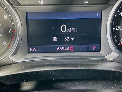 Used 2021 Chevrolet Traverse LT AWD/4WD image 12