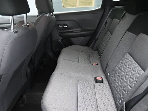 Used 2025 Nissan Kicks SV FWD image 9