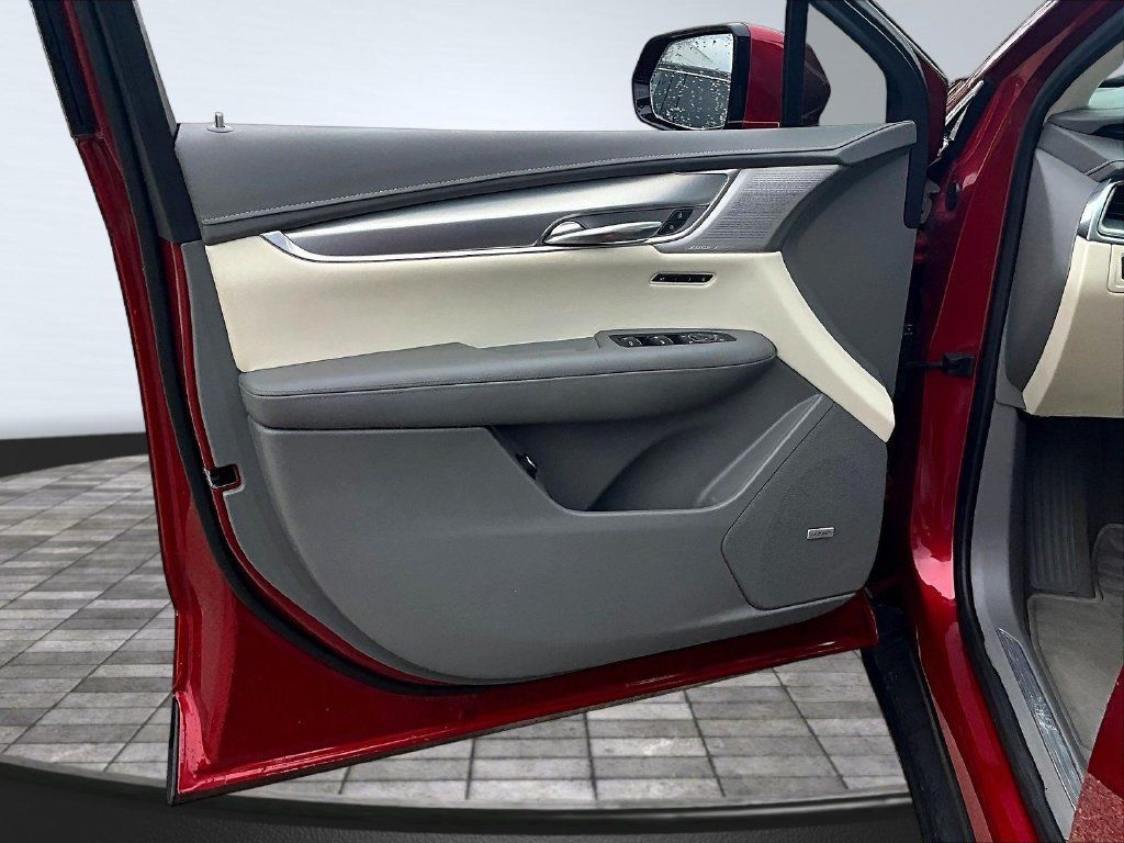 Used 2023 Cadillac XT5 Premium Luxury w/ Technology Package FWD image 22
