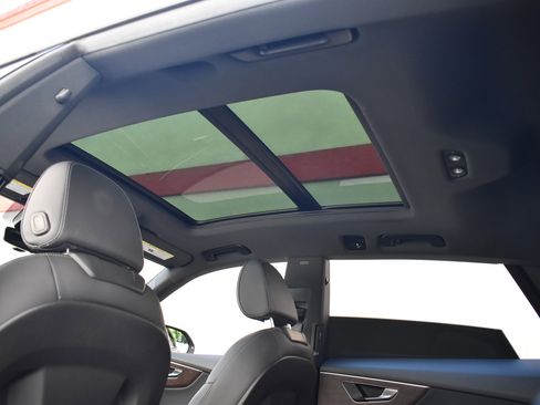 Used 2021 Audi Q8 Premium Plus w/ Premium Plus Package image 27