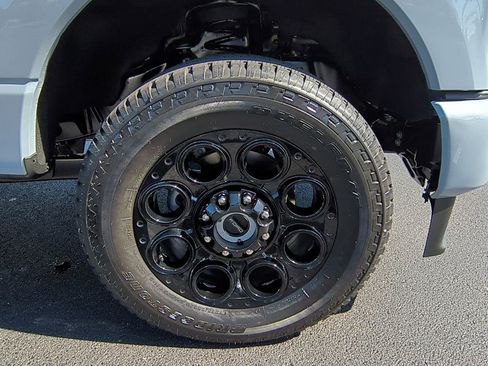 New 2026 Ford F350 Lariat w/ Black Appearance Package image 11