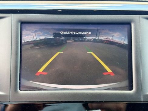 Used 2023 Chrysler Voyager LX FWD image 14