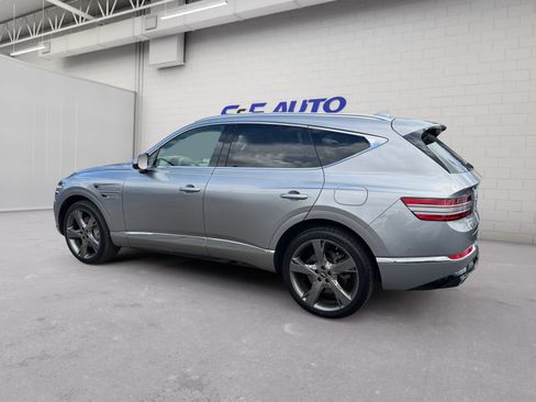 Used 2022 Genesis GV80 2.5T w/ Prestige Package 04 AWD/4WD image 3