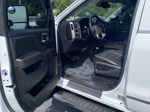Used 2019 GMC Sierra 3500 Denali image 12
