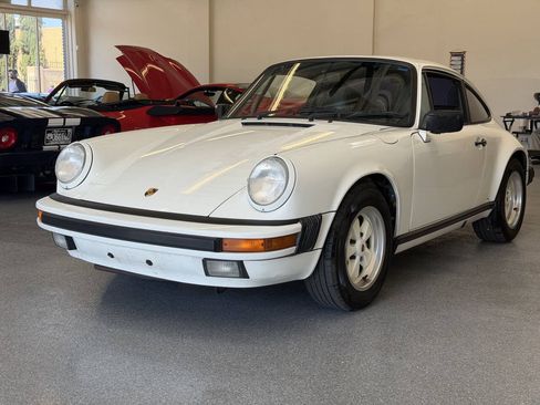 Used 1988 Porsche 911 Carrera RWD image 5