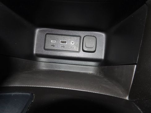 Used 2019 Chevrolet Equinox LT FWD image 17