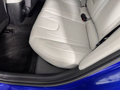 Used 2025 Hyundai Elantra Limited image 35