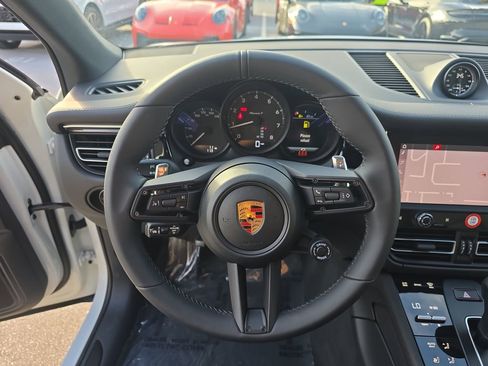 New 2026 Porsche Macan Turbo image 31