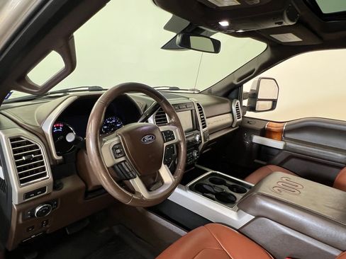 Used 2018 Ford F250 King Ranch w/ King Ranch Ultimate Package image 4