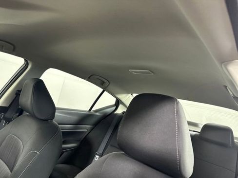 Used 2023 Nissan Altima 2.5 SV image 12