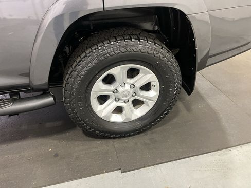 Used 2021 Toyota 4Runner SR5 Premium AWD/4WD image 29