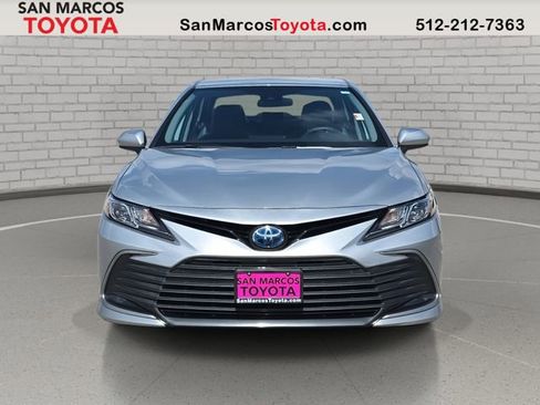 Used 2021 Toyota Camry LE image 2